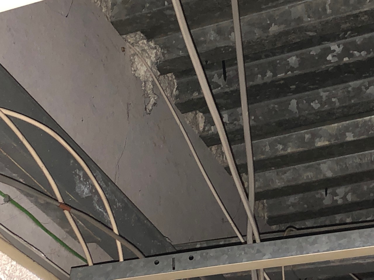 What does asbestos insulation look like? RB Asbestos